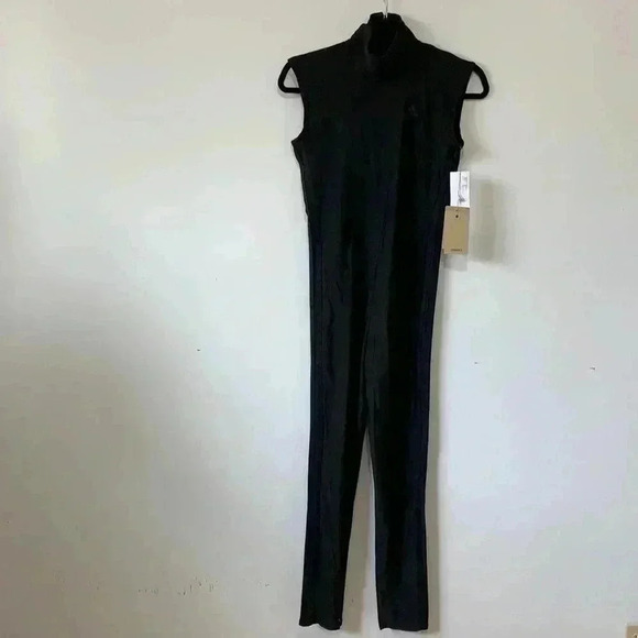 ⭐️Host Pick⭐️BNWT Adidas*Yeezy Season 3 Women’s athletic jumpsuit in black M - Picture 2 of 6